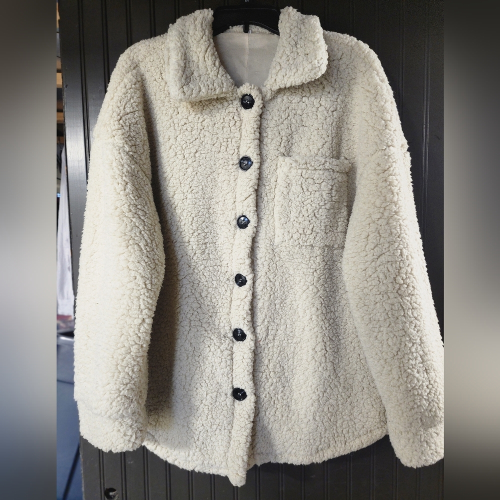 Women's Cream Sherpa Jacket, Size Large